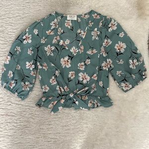 Women’s size extra small summer crop top blouse